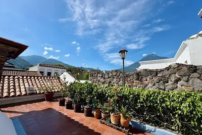 Image de 4 Bedroom Home in Pristine Condo, 24hr Security, Stunning Views, Private Terrace