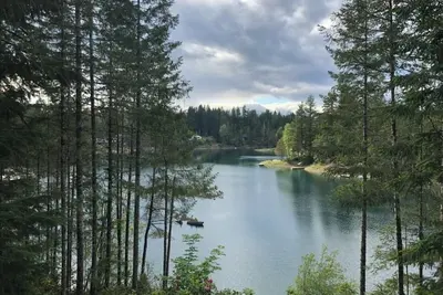 Image de Charming new luxury lakefront cabin