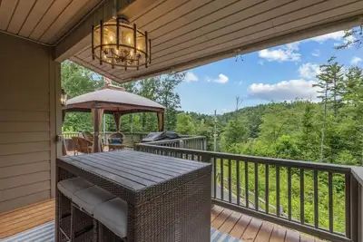 Image de Lake access with mountain views!