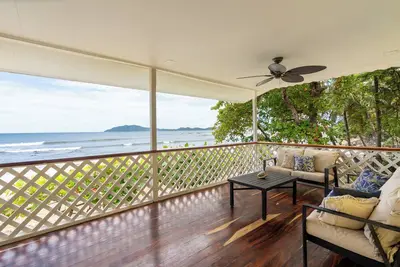 Image de Spacious 5-bedroom Beach Front house in Playa Tamarindo