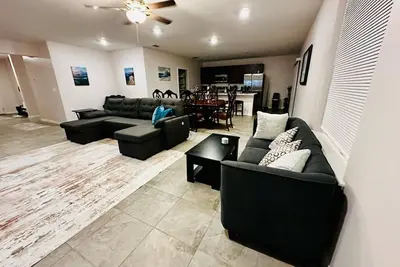 Image de Spacious 4-bedroom house in fantastic DeLand with WiFi, Ac