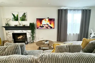 Image de Charming 4-bedroom house with WiFi and Ac in fabulous Chicago