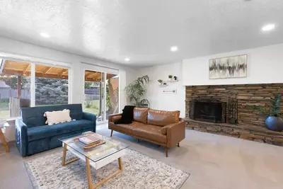 Image de Siesta Sunset | Pet-Friendly • Fenced Yard • Fireplace • Patio Bbq • Near Shopping