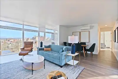 Image de Midcentury Gem w/ Free Parking & Stunning Dt Views