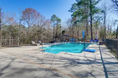 Image de Near Lake Murray: Family Getaway w/ Screened Porch