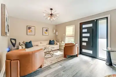 Image de Charlotte Gem w/ Deck & Community Amenities