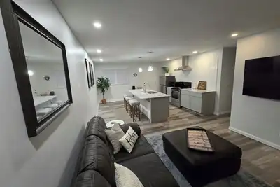 Image de \"The Sweet 2\" Premium Modern Upgrades, Near I-74, U of I, Casino
