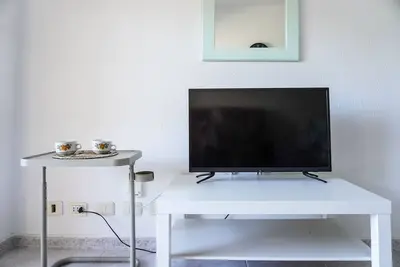 Image de Modern Studio with Pool