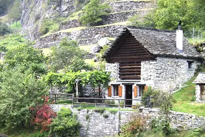 Image de Typical rustico in the rear Maggia Valley on a sunny hillside on the edge of the village