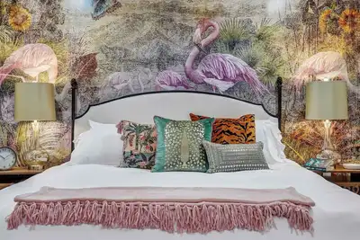 Image de Luxury Island Home– Pool, King Bed, Near Downtown!