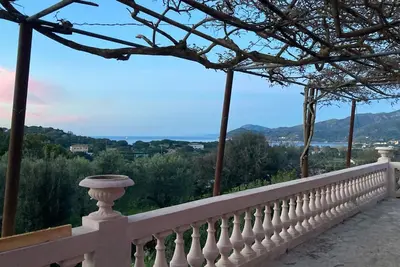 Image de Joli appartement dans une maison de vacances avec climatisation, Wifi, Tv, terrasse et parking