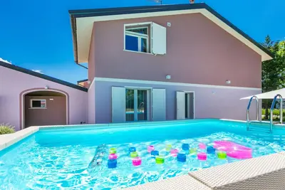 Image de Joli appartement avec piscine privée, climatisation, Wifi, Tv, terrasse et animaux admis
