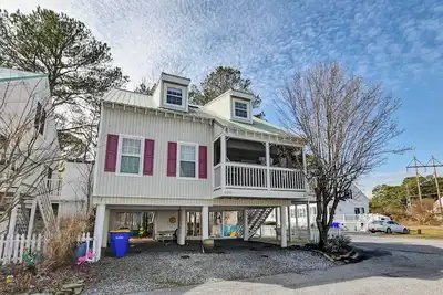 Image de Charming 3 Bedroom Cottage in Bahama Beach Cottages! Dog Friendly, Wifi, Beach Town!