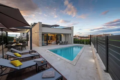 Image de Modern Villa Pelin Exclusive with pool and jacuzzi for 6 persons in Porec.