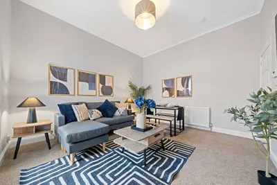 Image de Appartement-Moderne-Salle de bain privée séparée-Vue sur Rue