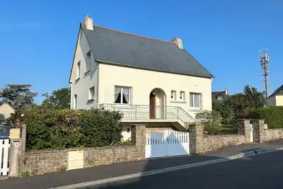 Idéalement placée au coeur de Crozon au calme