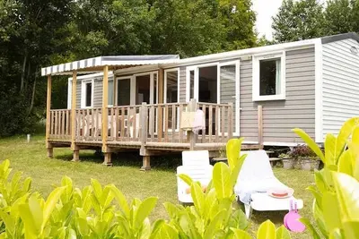 Image de ZEcamping 3* piscine chauffée locatif Tv Bbq clim 40m2