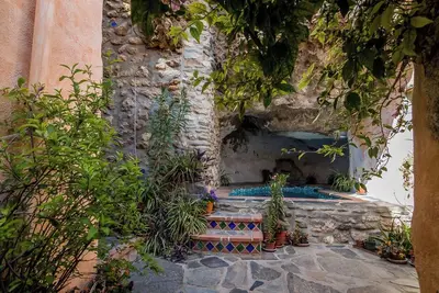 Image de Estrella: 2-bedroom with cave pool! Enjoy mountains, beach and Granada/Malaga
