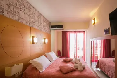 Cozy Suite for 2 Close to Port