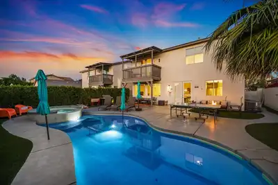 Image de Gated, Walk to Festivals/Polo Fields, Game Room, Pool & Heated Spa