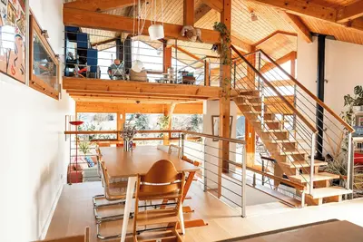 Image de Bienvenue à Annecy! Venez profiter d’un séjour confortable dans notre appartement lumineux, situé dans un quartier résidentiel calme, à 10 minutes à pied de la gare, du centre historique, et à 20 minutes à pied du lac.