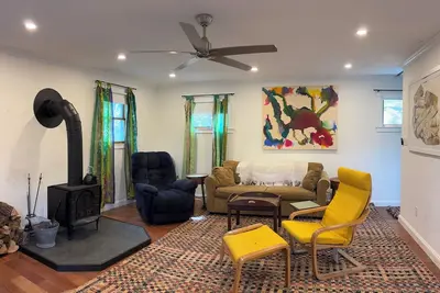 Image de Cozy Lake House in Charming Roscoe: Your 3-Bedroom Getaway