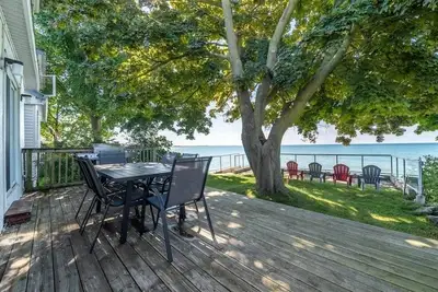 Image de Prince Edward County Lakehouse 3 Bedroom and 3 Bathroom