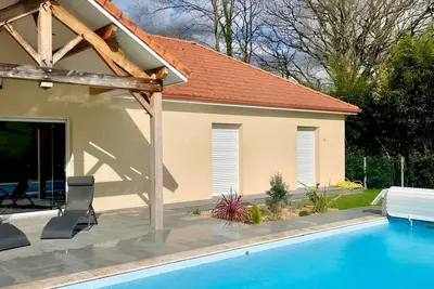 Image de Le chant du Gave- Maison neuve lumineuse avec piscine- Rivière en contrebas