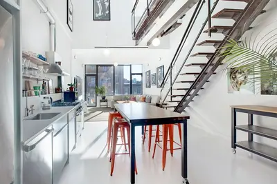 Image de Penthouse w/ large rooftop Manhattan skyline in 2 family Townhome