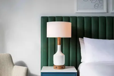 Image de Affordability Meets Comfort! Pets Allowed, Close to Picasso Statue