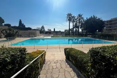 Image de Juan Les Pins - 4 personnes - Piscine - Tennis - Prox. plage