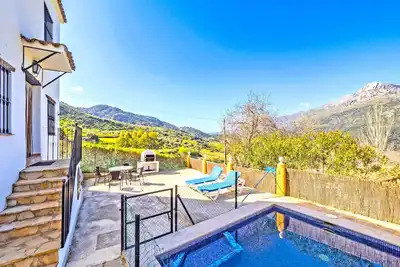 Image de Cubo's Casa Rural La Albahaca de Libar / piscine privée / wifi gratuit / vue