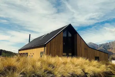 Image de Cedarwood Retreat - Castle Hill Holiday Home