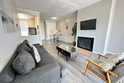 Image de Modern & Stylish Space in Heart of BayArea Houston