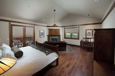 Image de FivePine Lodge & Cabins - Classic Cabin