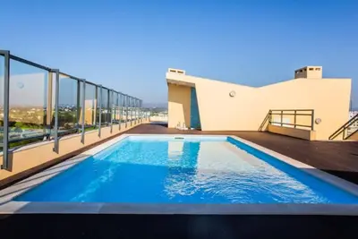 2Bed Flat w/ Rooftop Pool in Marina Village, Olhão