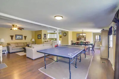 Image de 'Hunt, Fish & Enjoy' Retreat Near Tunica Lake