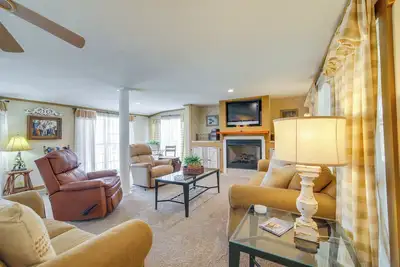 Image de Cabin < Half-Mi to Tunica Lake: Great for Anglers!