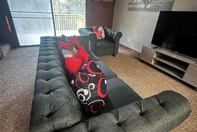 Image de Convenient, Clean, Cozy, Cheap 3