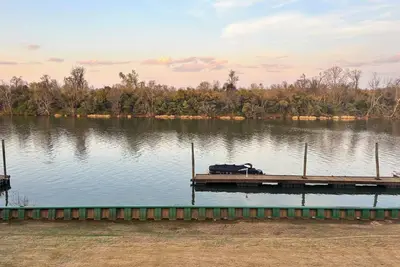 Image de Life is better on the river! Charming 2-bedroom townhome in wonderful Augusta Ga