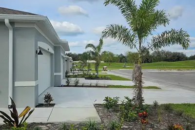 Image de Spacious & inviting 2-bedroom, 2-bath home, designed for comfort and relaxation.