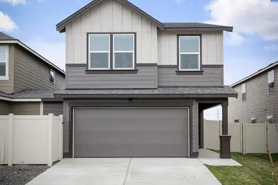 Image de Urban Zen - 4 Bedroom Home - Kennewick