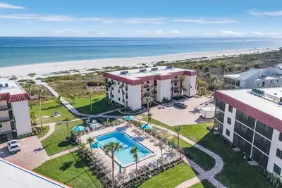 Image de Beachfront Sanibel Island condo - pool and pickleball - Sandalfoot 1a1
