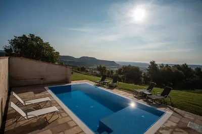 Image de Maison de campagne \"La Cajola\" avec vue sur les montagnes, piscine privée et Wi-Fi