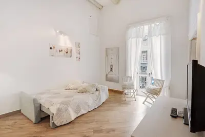 Appartement 'Familiare A Napoli Centro' avec balcon, Wi-Fi et climatisation
