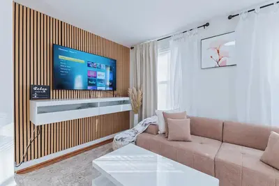 Image de Spacious Multi-Level Getaway 10 minutes from Dca Airport and downtown Arlington