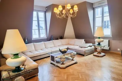 Luxury 3 bedroom apartment in the city center