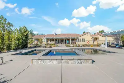 Image de Welcome to Love at First Syrah! Single Story home w/pool/spa/ 7 bedrooms & more!