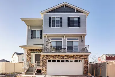 Image de 7 Mi to Denver Int'l Airport: Bright Home w/ Yard