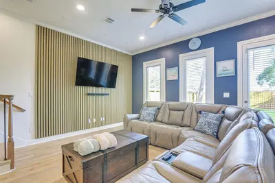 Image de 6 Mi to Hospitals: Nurse-Friendly Houston Home!